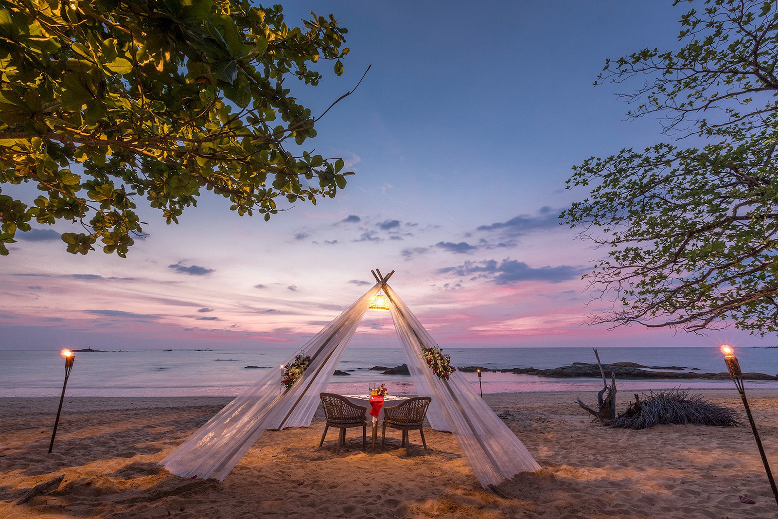 Romantic Beach Dinner