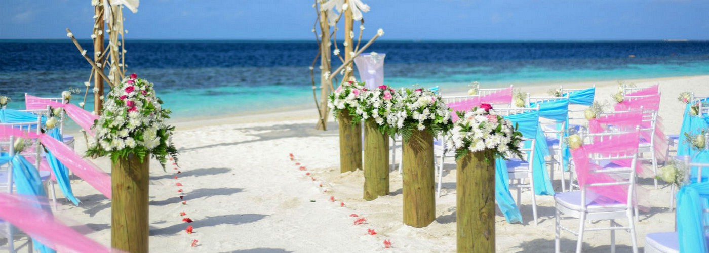 Our Etiquette Guide for a Successful Beach Wedding